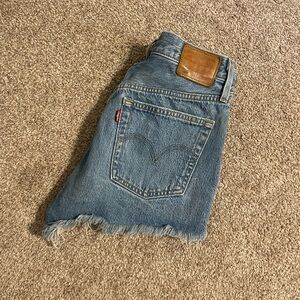 Levis 501 Jean Shorts